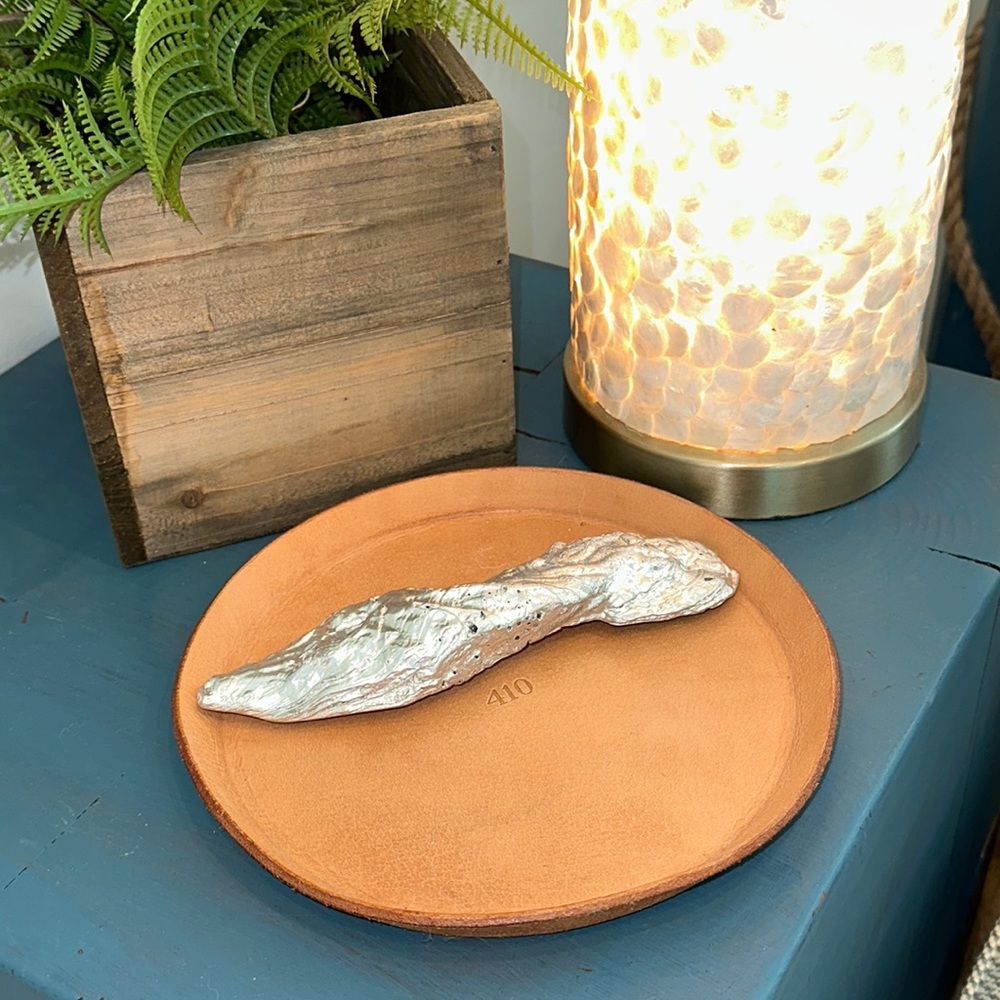 410 Coastal Decor Silver Painted XLarge Oyster Shell 🎁wrapped & Gives Back🎗️ - Picture 2 of 7